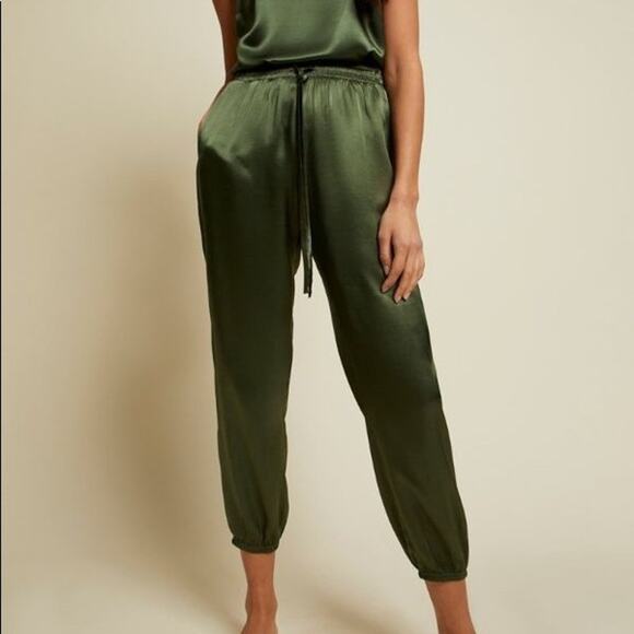 Nation Ltd. Del Rey Satin Pant Size Small Rayon NEW Hunter Green Jogger Relaxed - Picture 1 of 7